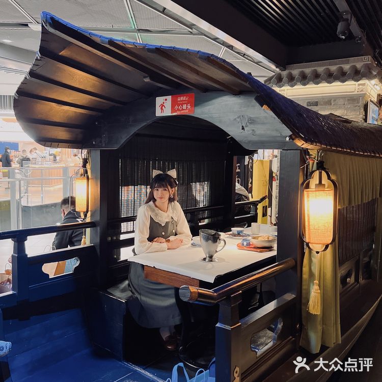 还以为真的来到了船坞里｜一秒穿越西湖