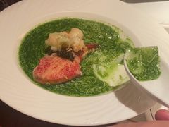 碧绿文丝蒸龙虾球-嘉麟楼