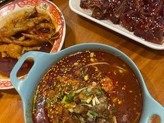 -爆炸头阿姨小四川正宗川味小吃(无任何分店)