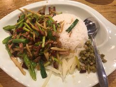 姜爆鸭丝饭-车沾巷·重庆老味豌杂面