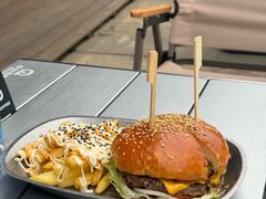 -三勾JJJ Burger&Coffee(梅溪湖店)