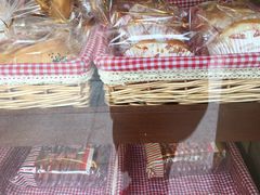 -红宝石·鲜奶小方·海派西点房(金杨店)