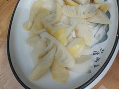 -土砂锅生态山庄·非遗砂锅雅鱼