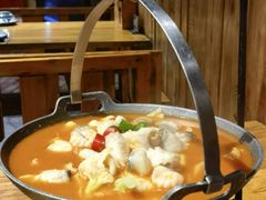 -老滇山寨•云南特色菜•地方菜•民族风情歌舞表演(金碧店)