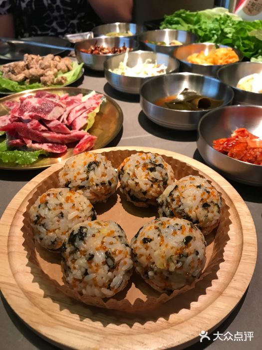 韩象·韩式烤肉(李沧书院万达店)网红鱼籽饭团图片