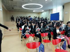 -上海市民办金苹果学校