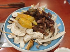 -菌之家·专业纯野生菌火锅·特色炒菌