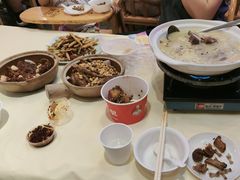 -霄汉牛三鲜湖北砂锅菜(万松园2店)