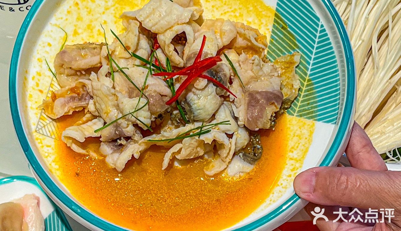 满是胶原蛋白的椰子鸡，这汤也太好喝了吧！