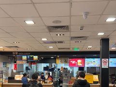 -麦当劳(上海虹桥站30B检票口楼上)