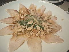 薄切鲜鱼片-穹六人间 people 6(岳阳路店)