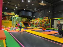 -蹦蹦跳跳(新奥购物中心店)