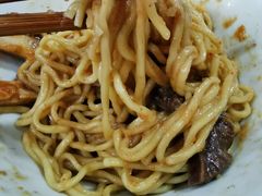 -松树干拌面店