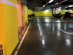 -白玉兰广场停车场