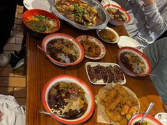 -爆炸头阿姨小四川正宗川味小吃(无任何分店)