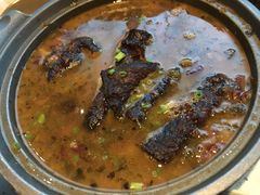 酸腌菜红豆炖黑皮子-半山腰·云南菜(侨福芳草地店)