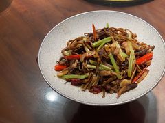 -川流不息·地道川菜·小龙虾(松东路店)