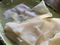 给黄喉弄的也一股恶臭味-牛叔鲜羊肉铜火锅(远东小区店)