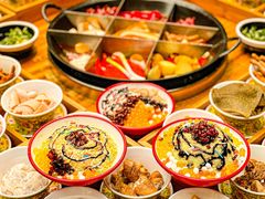 -红九格老火锅(三峡广场店)