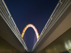 -南京眼步行桥