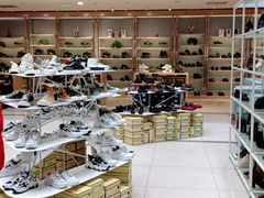 -云柏鞋业(十里堡店)