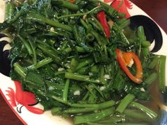 -Dang restaurant (patong phuket)