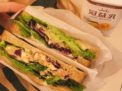 -星巴克(上海虹桥站2A检票口)