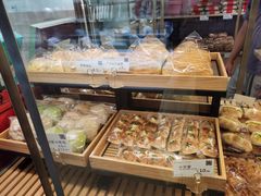 -顶东面包花园·生日蛋糕(世博店)
