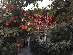 -茅草房·河畔园林火锅