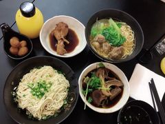 香辣牛骨拌面-贡梅老面馆·蟹粉面·无锡特色小吃(南长街主推店)