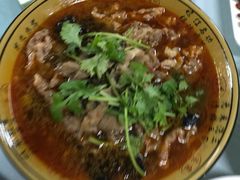 -红栌温泉山庄生态美食餐厅