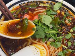 -霸舌生滚牛肉米粉(天生街道店)