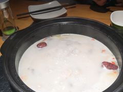 -洪氏嗨捞·广东猪肚鸡·椰子鸡火锅(西咸万象城店)