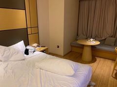 -全季酒店(上海青浦吾悦广场淀山湖大道店)
