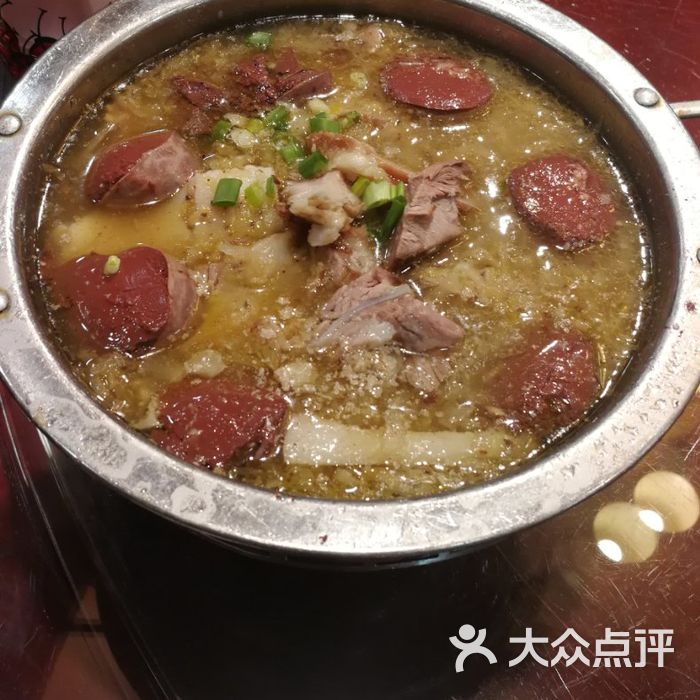 八大碗酸菜血肠白肉锅图片-北京东北菜/家常菜-大众点评网