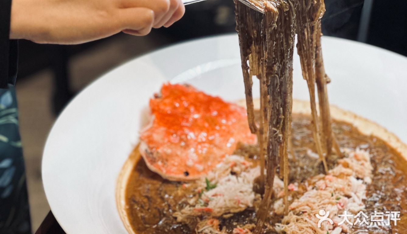 福州酒店中餐厅的天花板？