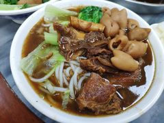牛腩豬腸米粉-珍珍小食店(西华路店)