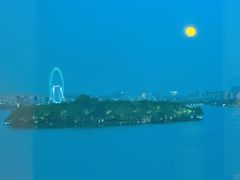 -苏州金鸡湖中茵皇冠假日酒店