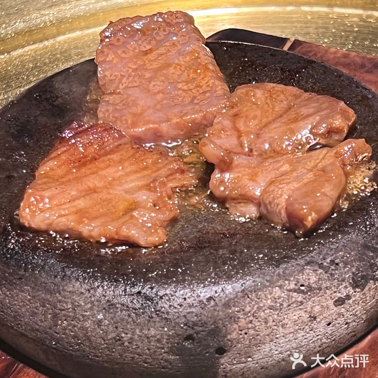 这家烤肉店将日式庭院搬进了长沙IFS