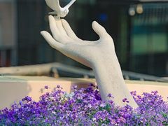 -中航城君尚购物中心