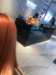 -罗亚帝造型·烫发染发