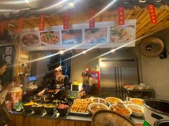 -爆炸头阿姨小四川正宗川味小吃(无任何分店)