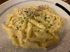 奶油芝士咸肉烩管面-PIZZA BIANCA(万象城店)
