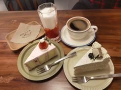 草莓糯米蛋糕-野路甜点铺(松柏路店)