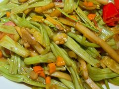 -威记烧嘢·南宁烧烤·超级生牛(绿地店)