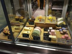 面包甜点陈列柜-麦当劳(新王府井店)
