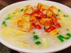 招牌艇仔粥-伍湛记 · 广州老字号(龙津中路店)