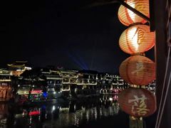 -临江餐馆二楼美食部落
