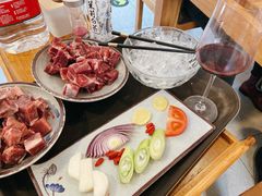 苏尼特极品羔羊肉-毛辣果·贵州红酸汤牛肉火锅(西单店)