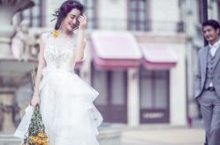 俏皮可爱-巴黎婚纱摄影工作室